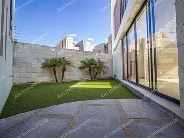 Casa en venta en privada Lomas del Pedregal, SLP