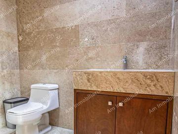 Casa en venta en privada Lomas del Pedregal, SLP