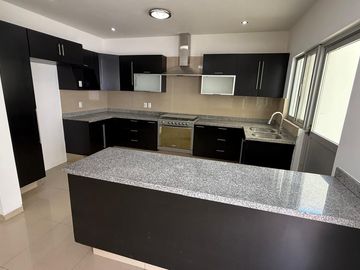 Casa en Renta en La Cima, Zapopan, Jalisco Coto Privado