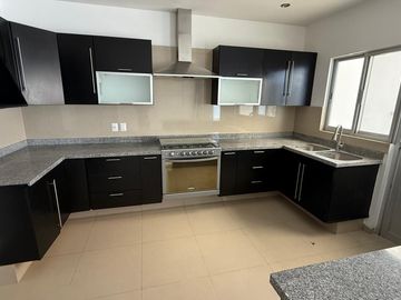 Casa en Renta en La Cima, Zapopan, Jalisco Coto Privado