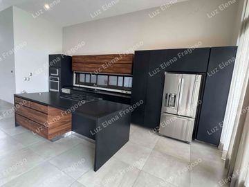 casa de una planta en renta