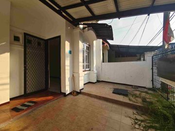 Termurah Rumah Pakuwon City 1 Lantai Bagus Terawat. Surabaya Timur.