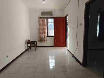 Termurah Rumah Pakuwon City 1 Lantai Bagus Terawat. Surabaya Timur.