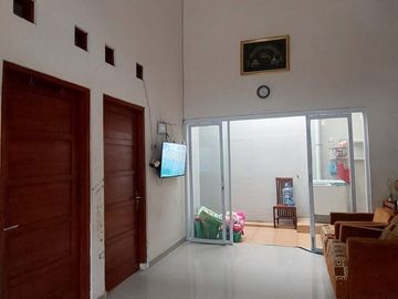 Rumah Minimalis Modern Siap Huni Hadap Selatan di Perum Podomoro Residence Mayang Gatak Sukoharjo