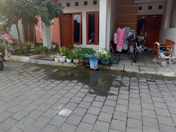 Rumah Minimalis Modern Siap Huni Hadap Selatan di Perum Podomoro Residence Mayang Gatak Sukoharjo