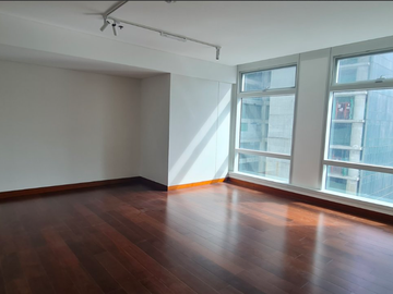 3 bedroom unit for rent at Two Roxas Triangle