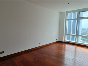 3 bedroom unit for rent at Two Roxas Triangle