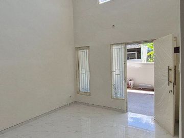 Dijual Rumah Renov Grand Semanggi Residence Wonorejo Rungkut Surabaya