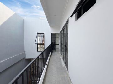 BRAND NEW, DESAIN MODERN MINIMALIS, DAN LOKASINYA PREMIUM DI TEBET TIMUR! 😍