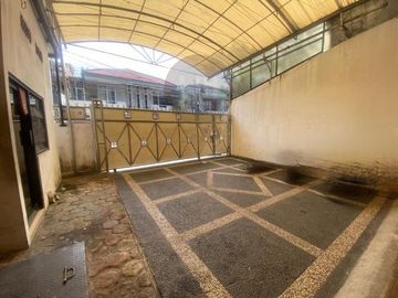 Di Jual Rumah Mandala Tomang Jakarta Barat 3,5 Lantai Ada Liftnya