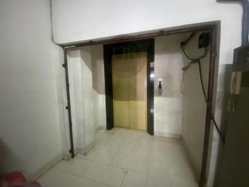 Di Jual Rumah Mandala Tomang Jakarta Barat 3,5 Lantai Ada Liftnya