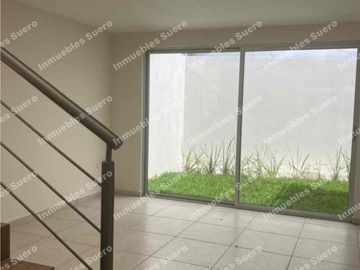 Hermosa casa moderna y con recámara en planta baja
