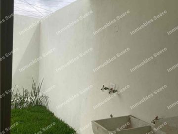 Hermosa casa moderna y con recámara en planta baja
