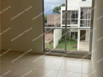 Hermosa casa moderna y con recámara en planta baja