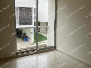 Hermosa casa moderna y con recámara en planta baja