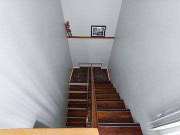 For Sale Pre-owned 3 Storey Townhouse w/ Garden and Breathtaking Mountain and City View-JV2