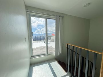 For Sale Pre-owned 3 Storey Townhouse w/ Garden and Breathtaking Mountain and City View-JV2