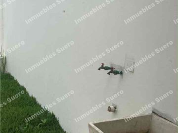 Preciosa y con inigualable ubicación, recámara en planta baja