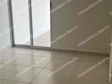 Preciosa y con inigualable ubicación, recámara en planta baja