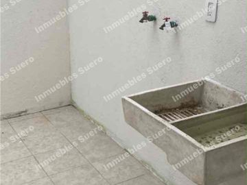 Preciosa y con inigualable ubicación, recámara en planta baja