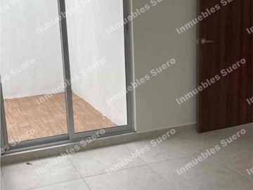 Preciosa y con inigualable ubicación, recámara en planta baja