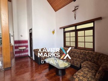 Dijual dan Disewakan Rumah Klasik Modern Full Furnished di Jalan Pulau Pulau, Kota Malang