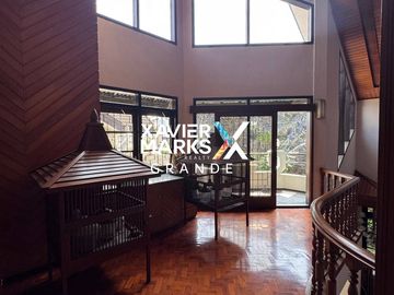 Dijual dan Disewakan Rumah Klasik Modern Full Furnished di Jalan Pulau Pulau, Kota Malang
