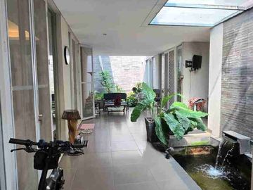 Dijual Rumah Mewah Nuansa Villa Pondok Hijau Golf Summarecon Serpong