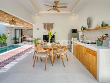 A Rare Turnkey Investment in Central Seminyak – Stunning Leasehold Tropical 2-Bed Villa Combining Traditional Balinese Architecture with Modern Lifest