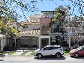 CASA EN VENTA CIUDAD BUGAMBILIAS, ZAPOPAN, JALISCO
