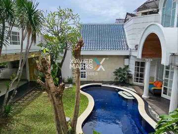 rumah mewah private pool di Boulevard pbi araya blimbing malang