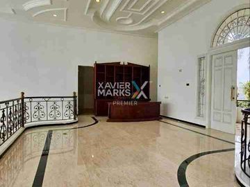 rumah mewah private pool di Boulevard pbi araya blimbing malang