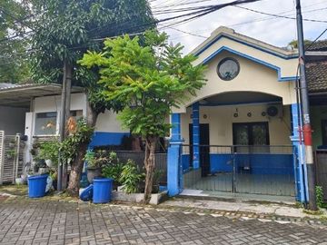 Rumah Di Kebraon Indah Permai Surabaya Bagus dan Terawat Strategis