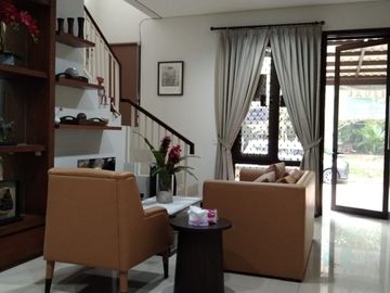 No Cobroke. SIAP HUNI - FULL FURNISHED CAKEP Rumah di MOZIA - BSD City