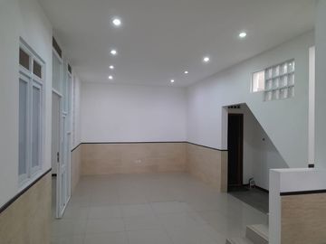 Disewakan Rumah Murah nyaman di Kota Baru Parahyangan cluster jingganegara
