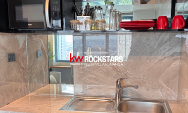 FOR SALE! Stunning Fully Furnished Loft Condominium Unit in Eton Parkview Greenbelt