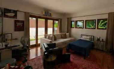4 bedroom house with pool for rent in Dasmarinas Village Makati City