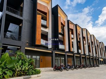 RUKO HOOK 3 LANTAI View Laut – MARCS BOULEVARD PASIR PUTIH