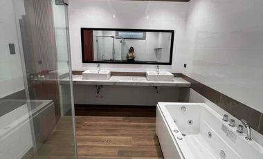 Brandnew Modern House with 5Br with pool furnished near clark
