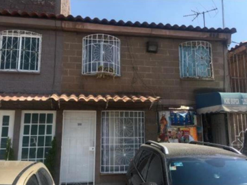 CASA EN VENTA EN MANUEL ESCANDON, IZTAPALAPA