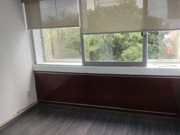 Oficina en Renta o Venta en Insurgentes 6C/1E - 2 Bodegas - Sala de juntas-130m2