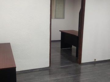 Oficina en Renta o Venta en Insurgentes 6C/1E - 2 Bodegas - Sala de juntas-130m2