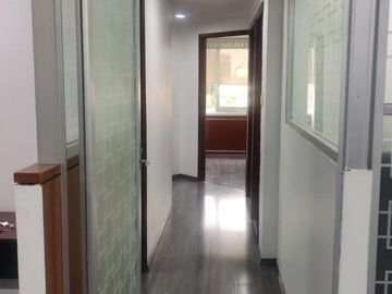 Oficina en Renta o Venta en Insurgentes 6C/1E - 2 Bodegas - Sala de juntas-130m2
