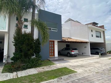 CASA EN RENTA FRACC VISTA REAL ZONA ANGELOPOLIS