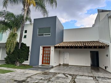 CASA EN RENTA FRACC VISTA REAL ZONA ANGELOPOLIS