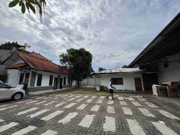 Gudang dan Kantor Siap Pakai Gatsu Timur LT 1.060 m²
