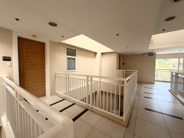 Pico de Loro, Nasugbu, Batangas: 2BR Unit for Sale!