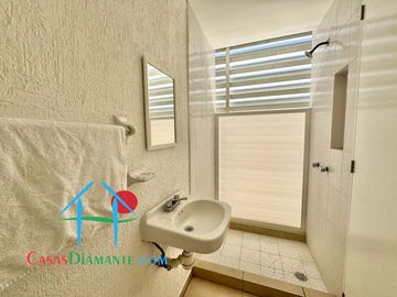 Depa con 3 recámaras y terraza con vista a las áreas comunes