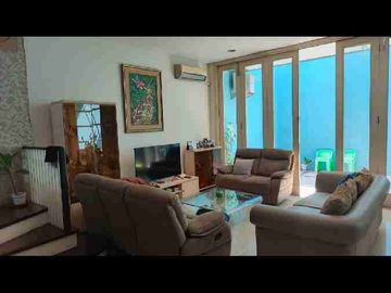 Rumah 2 lantai full furnish Wisata Bukit Mas dekat Club House