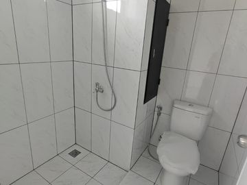 3 Ruko Baru Rendeng di Pancatengah Kota Baru Parahyangan